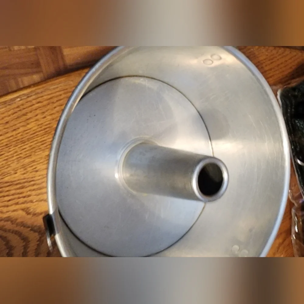 WALKER WARE EUC ALUMINUM 2 PIECE TUBE PAN